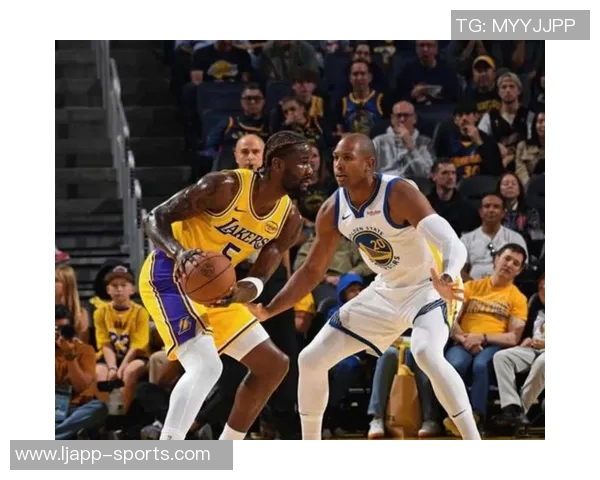 文班亚马半场表现抢眼8中4斩获15分5篮板3助攻1抢断4盖帽展现统治力